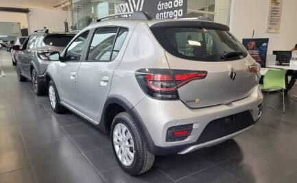 14319-Stepway-Traseira.jpg